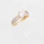 Anillo Compromiso con cintillo De Zircones MicroPave - Oro Amarillo 14Kts