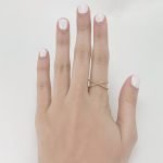 Anillo con Forma de "X" - Oro Amarillo 18 Kts - Image 2
