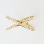 Anillo con Forma de "X" - Oro Amarillo 18 Kts
