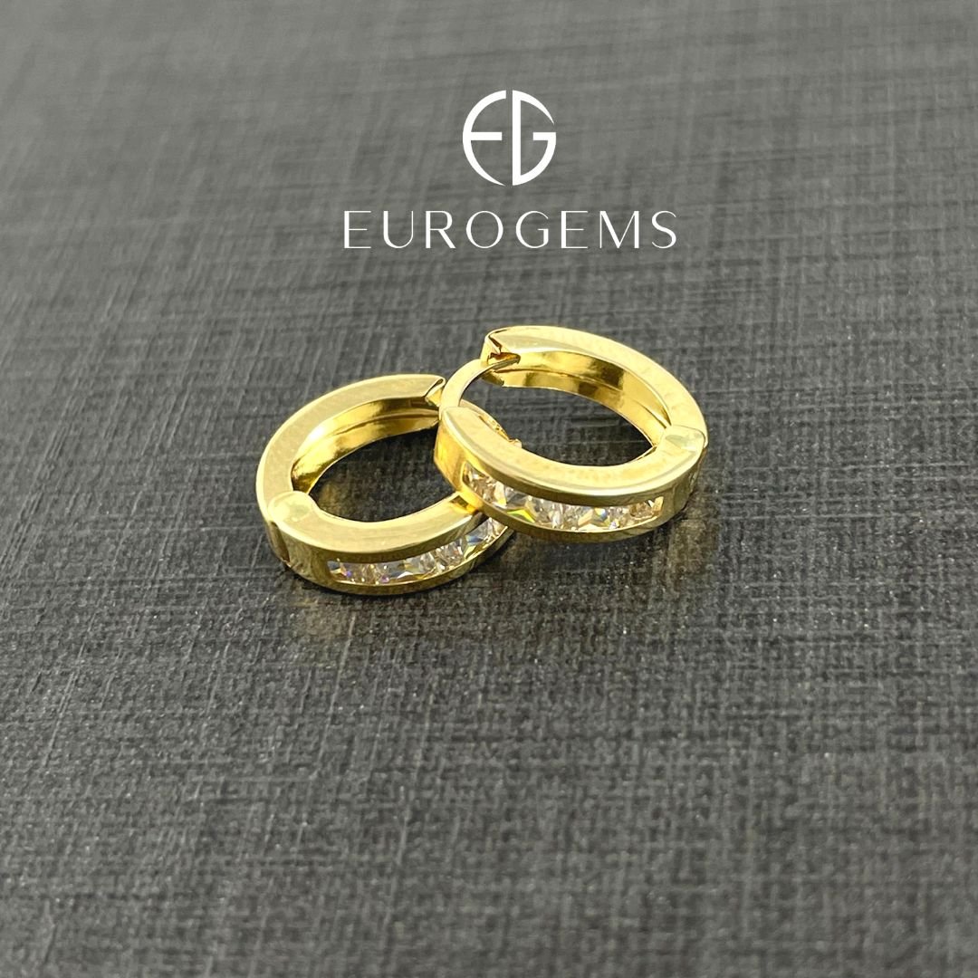 IMG-20211019-WA0009 Zarcillos Huggies (Ø12 mm) Reversibles c/ Zircones Carre (3 mm) - Oro Amarillo 18Kts - Image 1