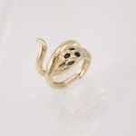 Anillo Serpiente con esmalte negro - Oro Amarillo 14Kts