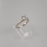 Anillo de Compromiso c/ Diamantes & Zircon Central - Oro Blanco 14Kts - Image 8