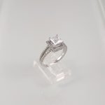Anillo de Compromiso c/ Diamantes & Zircon Central - Oro Blanco 14Kts - Image 9