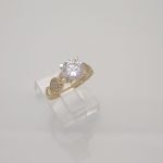 Anillo de Compromiso c/ Aro de Corazones & Zircón Central - Oro Amarillo 18Kts