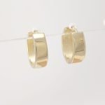 Zarcillos Huggies (12 mm) Tubo Rectangular (4 mm) - Oro Amarillo 14Kts