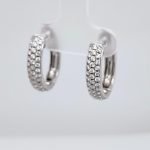 Huggies (17 mm) c/ Diamantes Pave - Oro Blanco 18Kts