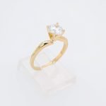 Anillo Compromiso Solitario c/ Zircon Central - Oro Amarillo 14Kts