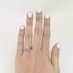 Anillo Compromiso c/ 2 Diamantes (0.28 Ct) & Zircon Central - Oro Blanco 18Kts - Image 3