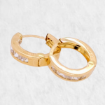 Huggies (12 mm) c/ Zircones Carre (3 mm) - Oro Amarillo 18Kts