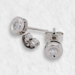 Zarcillos (6 mm) Dona c/ Diamante - Oro Blanco 18Kts