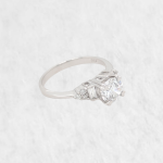 Anillo de Compromiso c/ Aro Diamantes Pave & Moissanite Central (0.77 ct) - Oro Amarillo 18Kts - Image 7