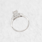 Anillo de Compromiso c/ Aro Diamantes Pave & Moissanite Central (0.77 ct) - Oro Amarillo 18Kts - Image 8