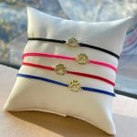 Brazalete (Ajustable) Huella de Perro c/ Hilo Chino - Oro Amarillo 14Kts