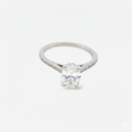 Anillo (1.05 Ct) Compromiso Oval Diamante Labgrown & Aro de Diamantes Pave Naturales (0.10 Ct) - Oro Blanco 14Kts