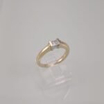 Anillo de Compromiso c/ Diamante Central - Oro Amarillo 14Kts