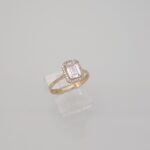 Anillo de Compromiso c/ Halo de Zircones & Zircón Central (Emerald) - Oro Amarillo 18Kts