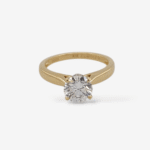 Anillo (0.94 Ct) Compromiso c/ Diamante LG Estilo Catedral c/ Diamantes & 4 Prongs (0.29 Ct) - Oro Dos Tonos 18Kts - Image 5