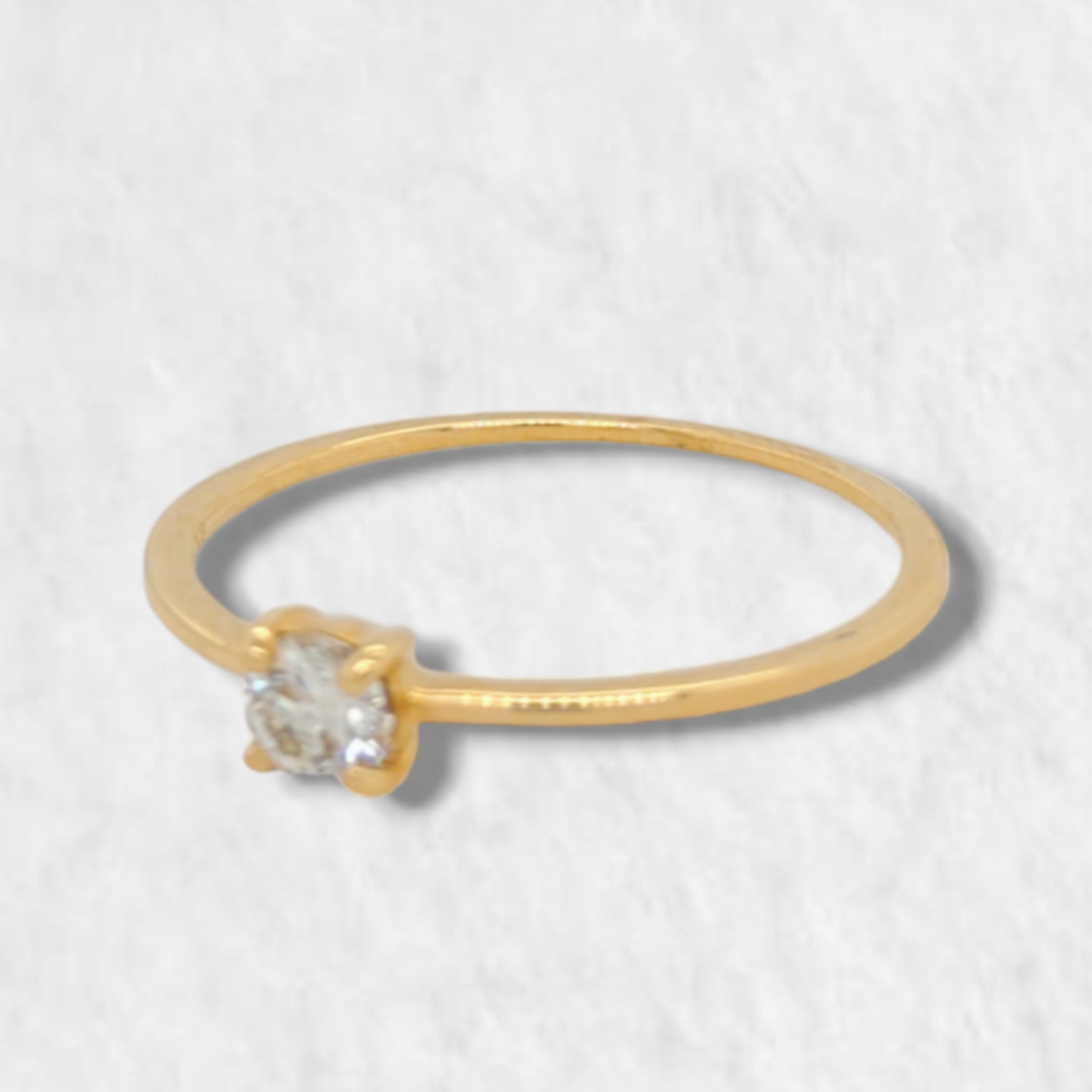 PhotoRoom-20231002_145422-1-e1696274844321.png Anillo Compromiso c/ Diamante 4 Prongs - Oro Amarillo 18Kts - Image 1