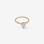 Anillo Compromiso Aro Liso c/ Diamante Marquise (0.65 Ct) c/ 6 Prongs - Oro Amarillo 14Kts