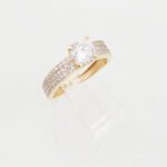Anillo Compromiso con cintillo De Zircones MicroPave - Oro Amarillo 14Kts