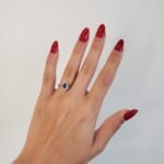 Anillo Zafiro Azul Gota (0.43 Ct) c/ Halo de Diamantes Pave (0.19 Ct) - Oro Blanco 18Kts - Image 2