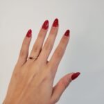 Anillo c/ Rubi Rectangular (0.32 Ct) & Aro de Diamantes Pave (0.13 Ct) - Oro Amarillo 18Kts - Image 2