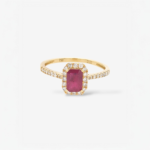 Anillo (0.72 Ct) Rubi Rectangular Halo & Aro de Diamantes Pave (0.23 Ct) - Oro Amarillo 18Kts