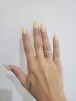 Anillo (2.14 Ct) Compromiso Dimante Labgrown Esmeralda c/ Halo & Aro Diamantes Pave - Oro Amarillo 18Kts - Image 2