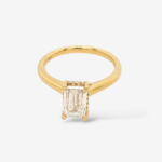 Anillo (1.04 Ct) Compromiso Diamante Labgrown Emerald c/ Halo Hidden - Oro Amarillo 18Kts