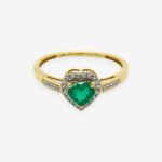 Anillo c/ Corazon de Esmeralda (0.40 Ct) c/ Halo & Aro de Diamantes (0.10 Ct) - Oro Amarillo 14Kts