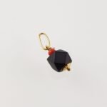 Dije Azabache (5.5 mm) c/ Coral en Oro Amarillo 14Kts