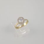 Anillo de Compromiso c/ Halo de Zircones & Zircon Central (Pera) - Oro Amarillo 18Kts