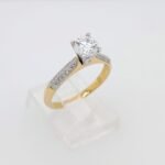 Anillo Compromiso c/ Aro Diamantes Pave 0.12Ct & Zircon Central - Oro Amarillo 14Kts