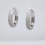 Huggies (17 mm) c/ Diamantes Pave (0.72Ct) - Oro Blanco 18Kts