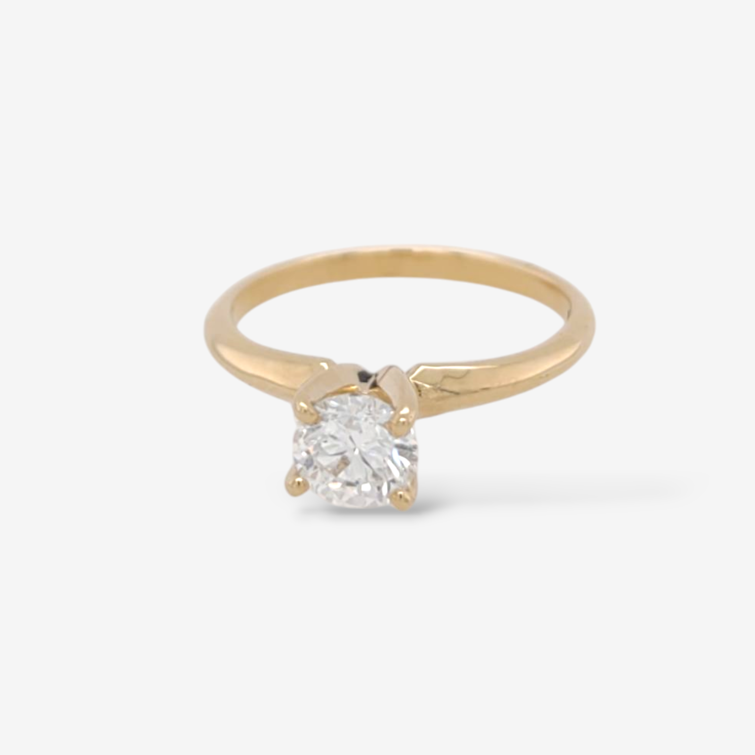 IMG_20250315_175708108.png Anillo (0.50 Ct) Compromiso c/ Diamante Labgrown Solitario 4 Prongs c/ Aro Liso - Oro Amarillo 18Kts - Image 1
