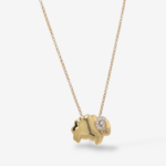 Cadena (45 cm) Fina Rolo Ajustable c/ Dije Goat (12 x 17 mm) c/ Detalles en Diamantes - Oro Amarillo 18Kts