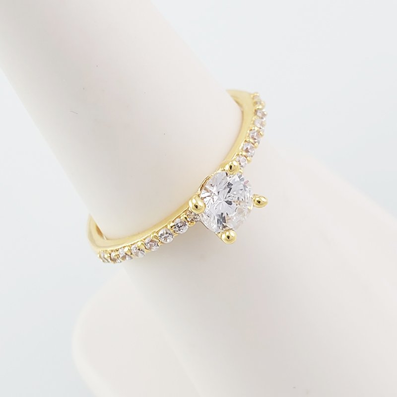 MOG3G019-1.jpg Anillo de Compromiso con Zircón Corte Redondo y Zircones Pavé - Oro Amarillo 14Kts - Image 1