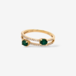 Anillo Doble Linea Diamantes Pave (0.10 Ct) & Dos Esmeraldas Ovaladas (0.20 Ct) - Oro Amarillo 14Kts