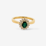 Anillo c/ Esmeraldas Ovaladas (0.39 Ct) & Doble Halo de Diamantes (0.21 Ct) - Oro Amarillo 18Kts