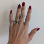 Anillo (12 mm) 4 lineas Ondas c/ Diamantes Pave (0.35 Ct)  & 3 Esmeraldas Gotas (0.86 Ct) - Oro Amarillo 14Kts - Image 2