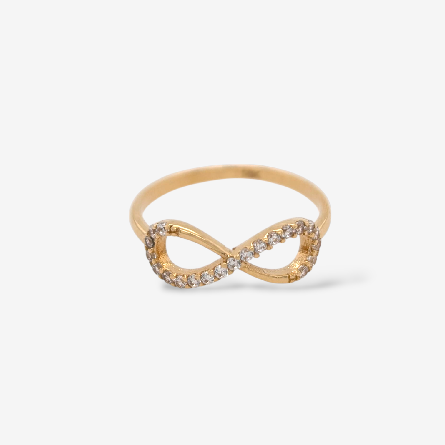 PXL_20250929_193242721.MP_.png Anillo (5.8 x 15 mm) Inifinito c/ Zircones Pave- Oro Amarillo 18Kts - Image 1
