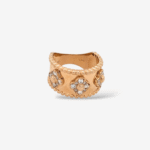 Anillo (11.5 mm) c/ Tres Treboles de Diamantes Borde Pespunteado - Oro Rosado 18Kts