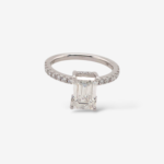 Anillo (2 Ct) Compromiso Diamante Labgrown Central Rectangular c/ Aro de Diamantes Pave - Oro Blanco 14Kts
