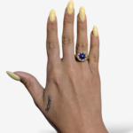 Anillo (13.5 mm) Estrella 8 Puntas Lapizlazuli c/ Diamantes Pave (0.11 Ct) & Borde Pespunteado - Oro Amarillo 14Kts - Image 2