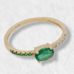 Anillo c/ Esmeralda Ovalada & Diamantes/Granates Verde - Oro Amarillo 14Kts