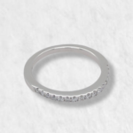 Anillo Cintillo c/ Diamantes - Oro Blanco 14Kts