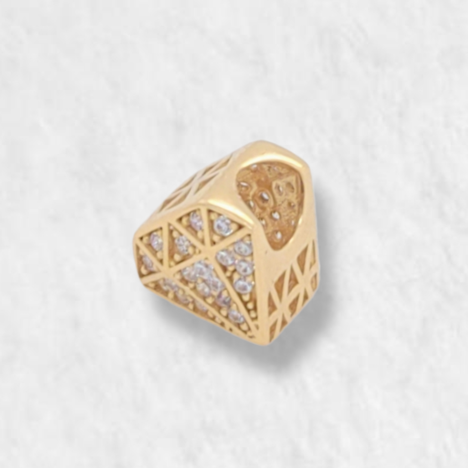 PhotoRoom-20230119_143649-e1674160535323.png Dije (8 x 8 mm) Para Brazalete Gema c/ Zircones - Oro Amarillo 18Kts - Image 1