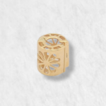 Dije (7 x 8 mm) Para Brazalete Cilindro Calado - Oro Amarillo 18Kts