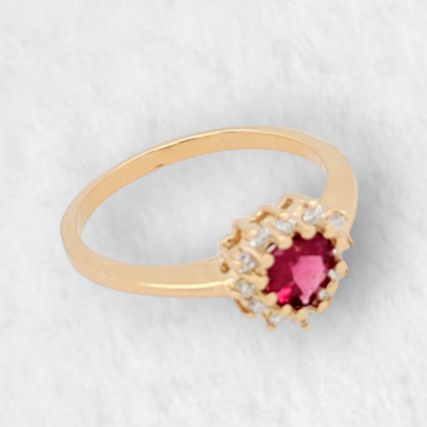PhotoRoom-20230317_162735-e1679327805670.png Anillo Compromiso Corazon Turmalina Rosa c/ Halo de Diamantes - Oro Amarillo 14Kts - Image 1