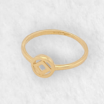 Anillo Fino c/ Figura Geometrica Calada - Oro Amarillo 18Kts